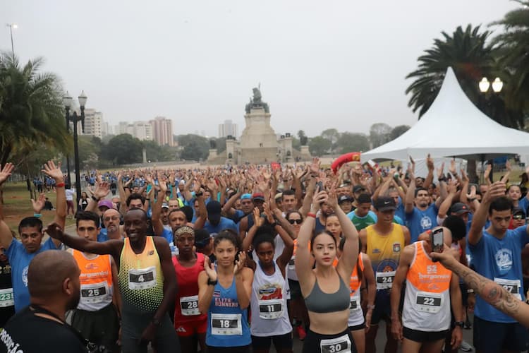 Corredores africanos e brasileiros participam da Corrida 10K do XX Troféu Independência neste domingo, 7 