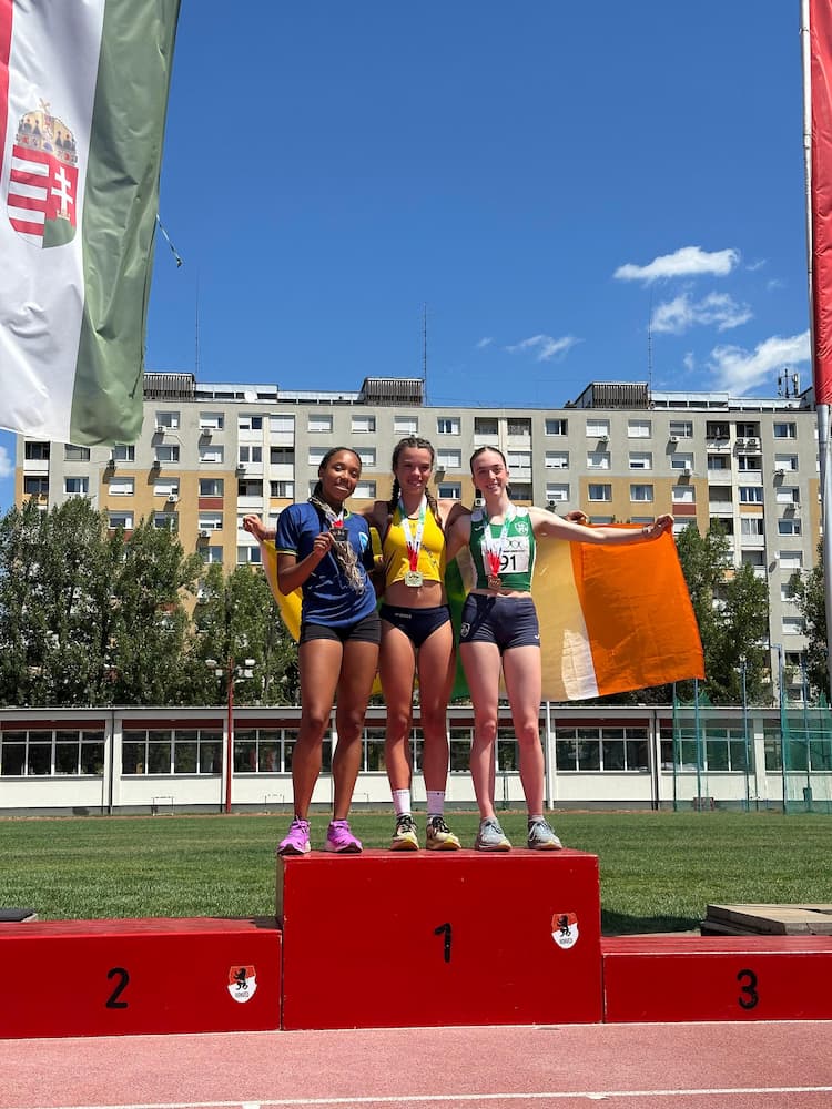 Atletas de São Paulo garantem quatro medalhas de prata para o Brasil no atletismo no Mundial Escolar FISEC