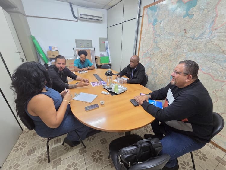 Presidente da FPA visita subprefeitura do M'Boi Mirim e anuncia parcerias para o atletismo regional