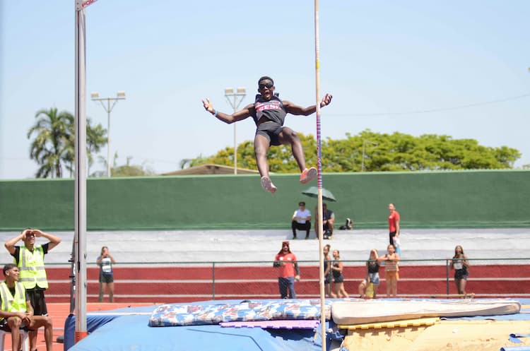 Salto para a história: Marcelo Lima quebra recorde brasileiro no Paulista Sub-16 em Pindamonhangaba