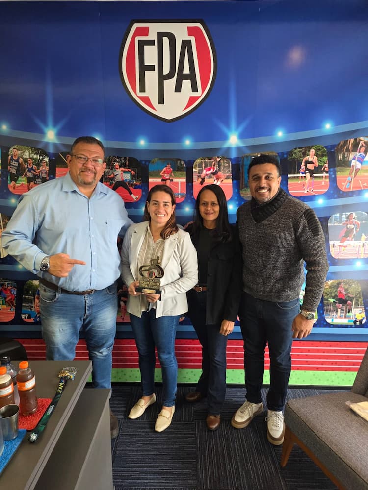 Jaboticabal recebe Troféu de Excelência em Corridas de Rua na sede da FPA